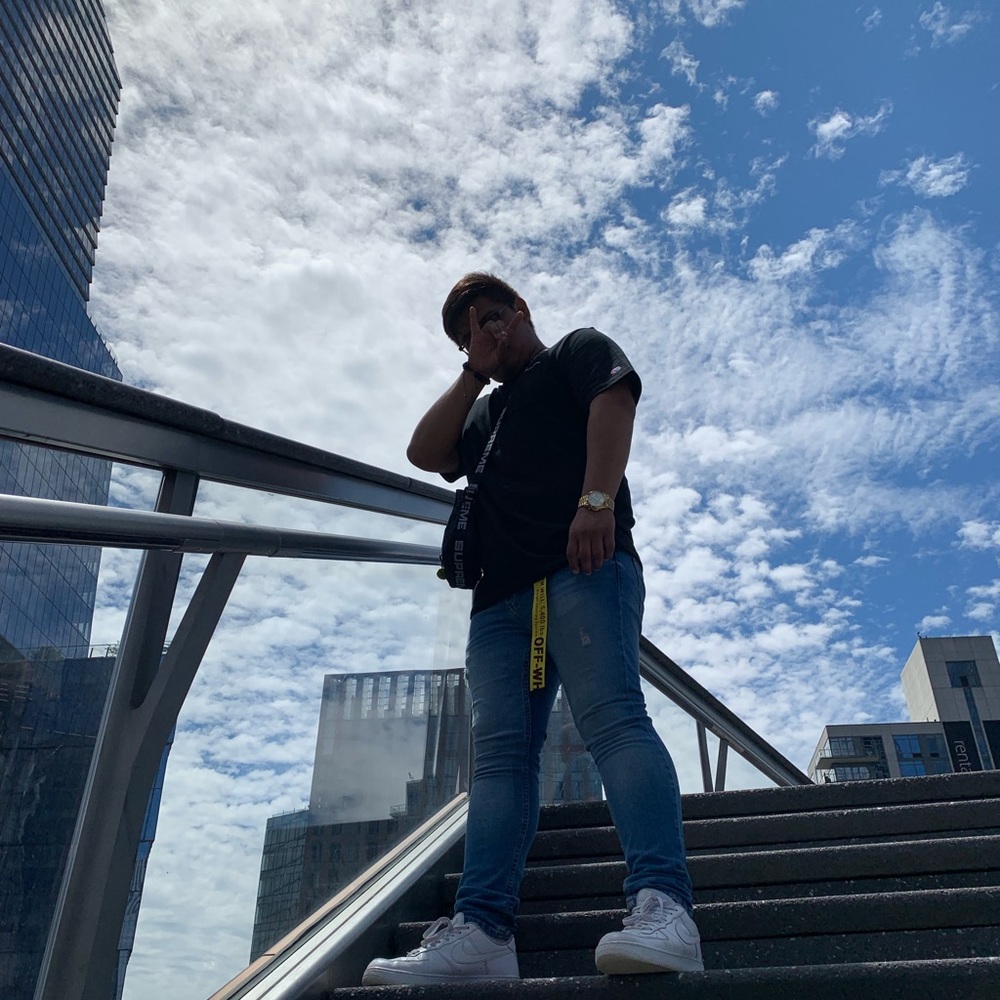 Meet your Posher, Digno